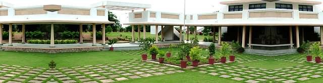 SMT._CHAMPABEN_VASANTBHAI_GAJERA_PHARMACY_MAHILA_COLLEGE